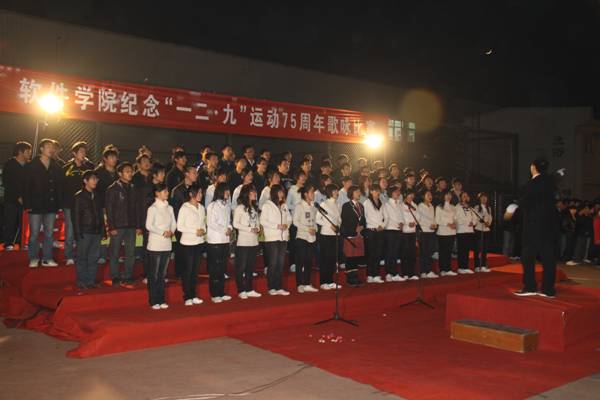 http://soft.zzti.edu.cn/webform/down_load/news_pics_b/20110428135853295.jpg