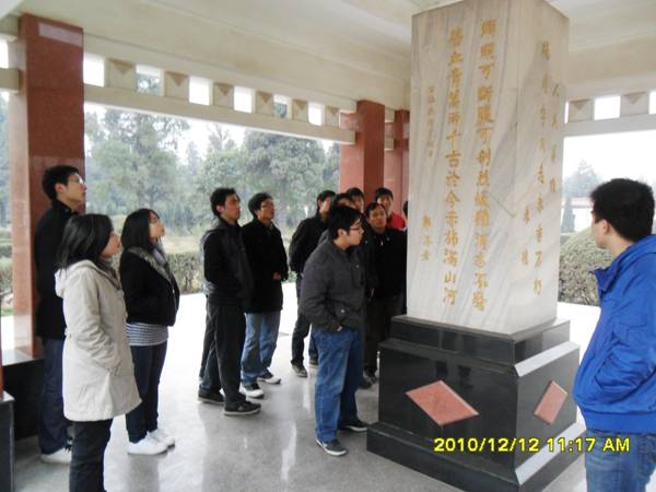 http://soft.zzti.edu.cn/webform/down_load/news_pics_b/20110428134839795.jpg