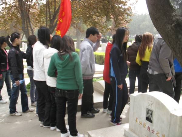 http://soft.zzti.edu.cn/webform/down_load/news_pics_b/20110428134110577.jpg